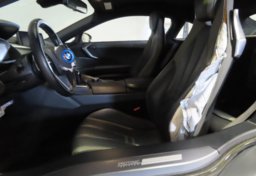 2017 BMW i8 - Image 25