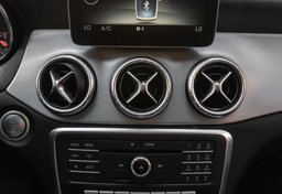 2017 Mercedes-Benz CLA - Image 19