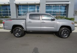 2021 Toyota Tacoma 4WD - Image 5