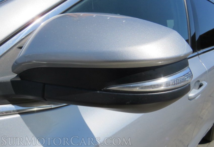 2016 Toyota Highlander - Image 16