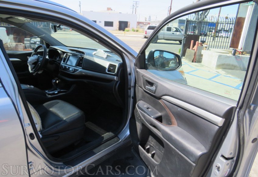 2016 Toyota Highlander - Image 22