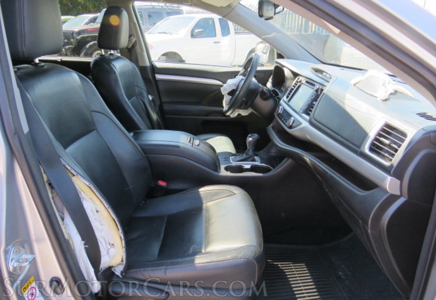 2016 Toyota Highlander - Image 26