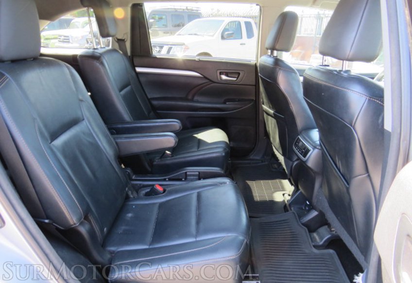 2016 Toyota Highlander - Image 30
