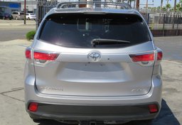 2016 Toyota Highlander - Image 10