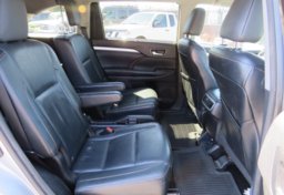 2016 Toyota Highlander - Image 30