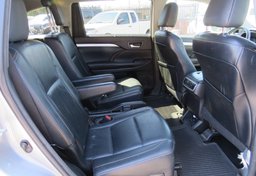 2016 Toyota Highlander - Image 32