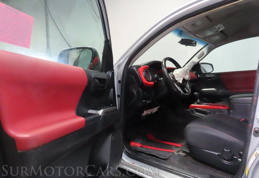 2023 Toyota Tacoma SR5 - Image 19