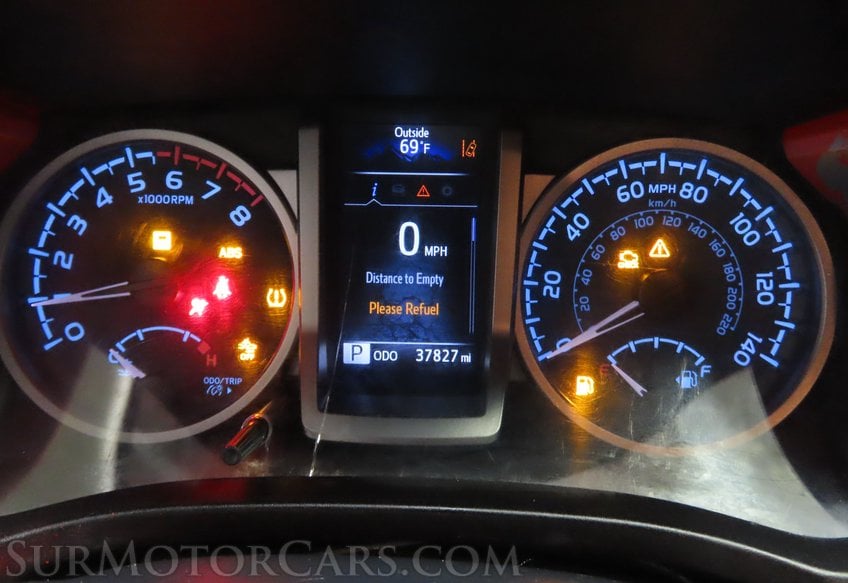 2023 Toyota Tacoma SR5 - Image 32