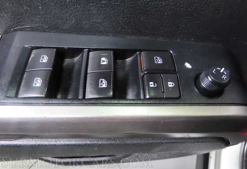 2023 Toyota Tacoma SR5 - Image 44