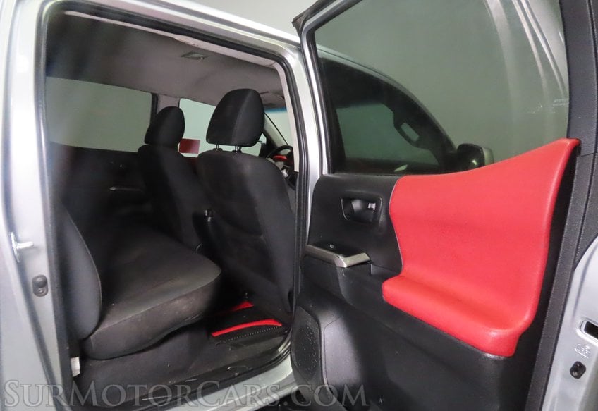 2023 Toyota Tacoma SR5 - Image 22