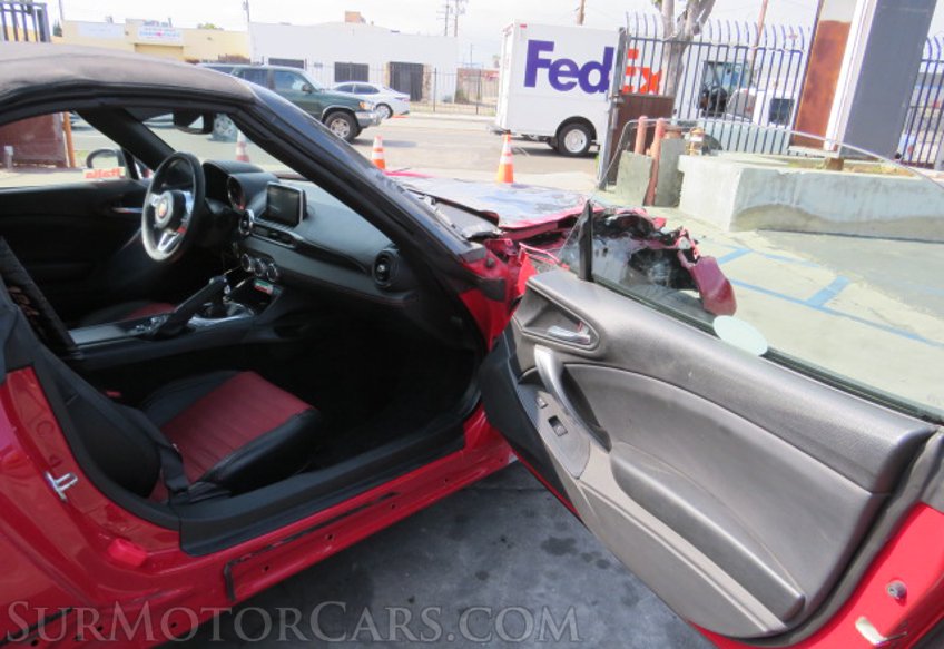 2017 FIAT 124 Spider - Image 24