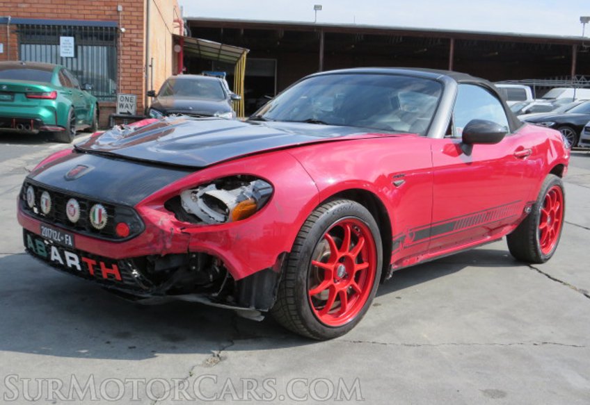 2017 FIAT 124 Spider - Image 6