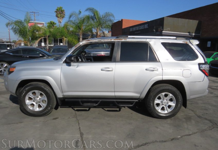 2020 Toyota 4Runner - Image 5