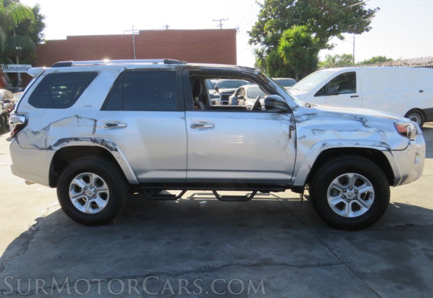 2020 Toyota 4Runner - Image 6