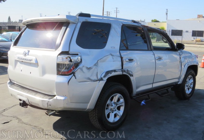 2020 Toyota 4Runner - Image 10