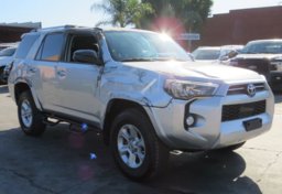 2020 Toyota 4Runner - Image 4