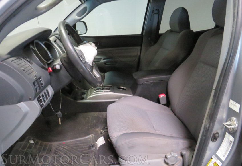 2015 Toyota Tacoma - Image 27