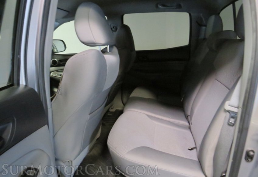 2015 Toyota Tacoma - Image 33