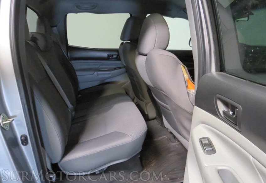 2015 Toyota Tacoma - Image 32