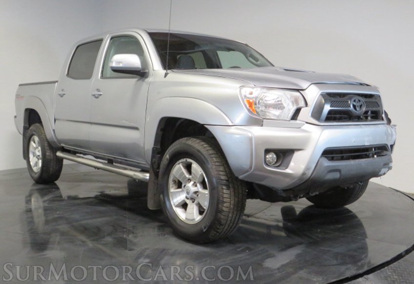 2015 Toyota Tacoma - Image 3