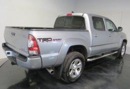 2015 Toyota Tacoma - Image 5