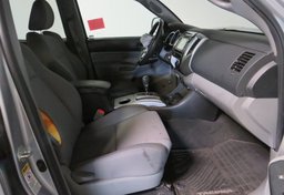 2015 Toyota Tacoma - Image 28