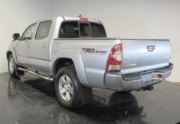 2015 Toyota Tacoma - Image 8