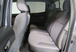 2015 Toyota Tacoma - Image 31