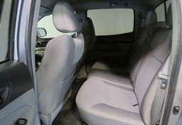 2015 Toyota Tacoma - Image 33