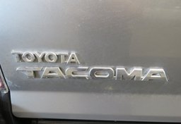 2015 Toyota Tacoma - Image 21