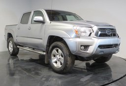 2015 Toyota Tacoma - Image 3