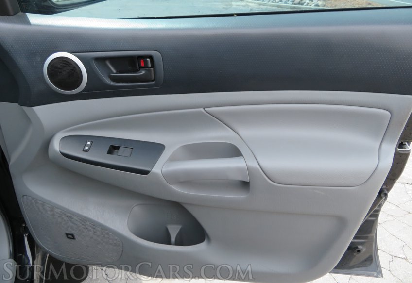 2015 Toyota Tacoma - Image 31