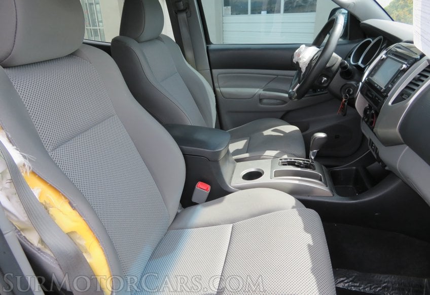 2015 Toyota Tacoma - Image 29