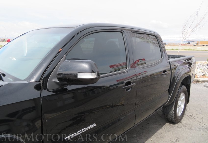 2015 Toyota Tacoma - Image 13