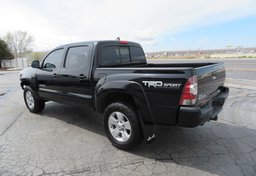 2015 Toyota Tacoma - Image 10