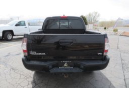 2015 Toyota Tacoma - Image 11