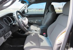 2015 Toyota Tacoma - Image 23