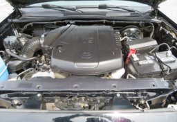 2015 Toyota Tacoma - Image 46