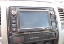 2015 Toyota Tacoma - Image 39