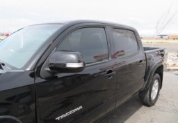 2015 Toyota Tacoma - Image 13
