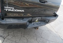 2015 Toyota Tacoma - Image 17