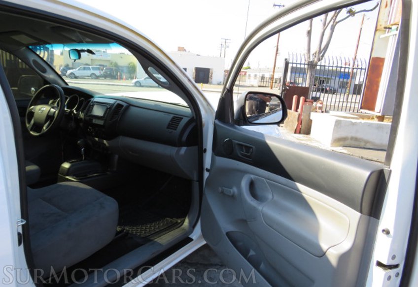 2014 Toyota Tacoma - Image 26