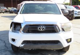 2014 Toyota Tacoma - Image 11