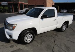 2014 Toyota Tacoma - Image 2