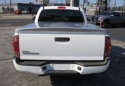 2014 Toyota Tacoma - Image 12