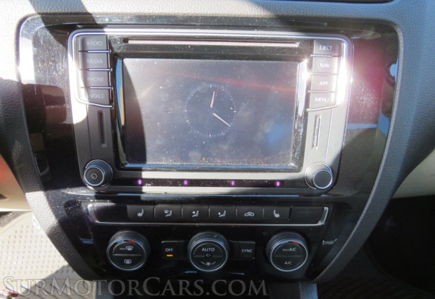 2018 Volkswagen Jetta - Image 35