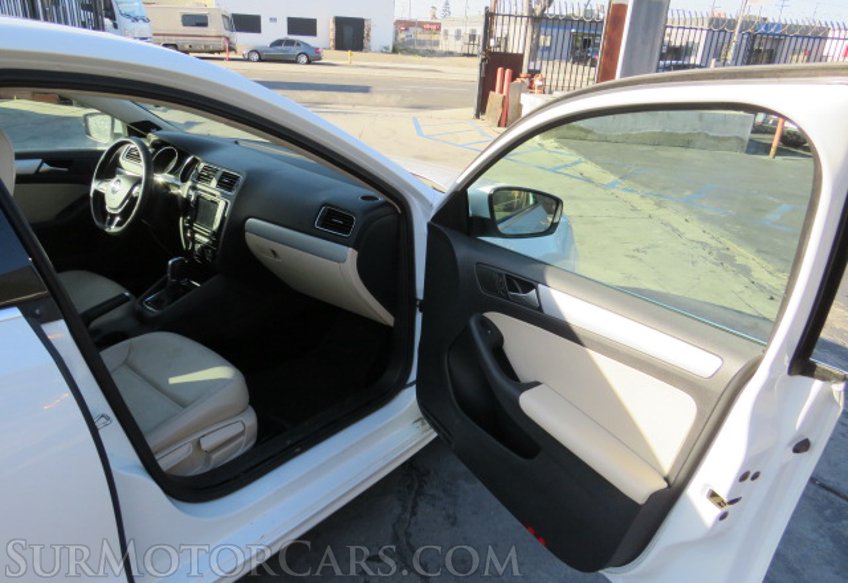 2018 Volkswagen Jetta - Image 21