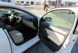 2018 Volkswagen Jetta - Image 21