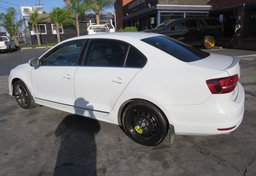 2018 Volkswagen Jetta - Image 10