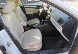 2018 Volkswagen Jetta - Image 22